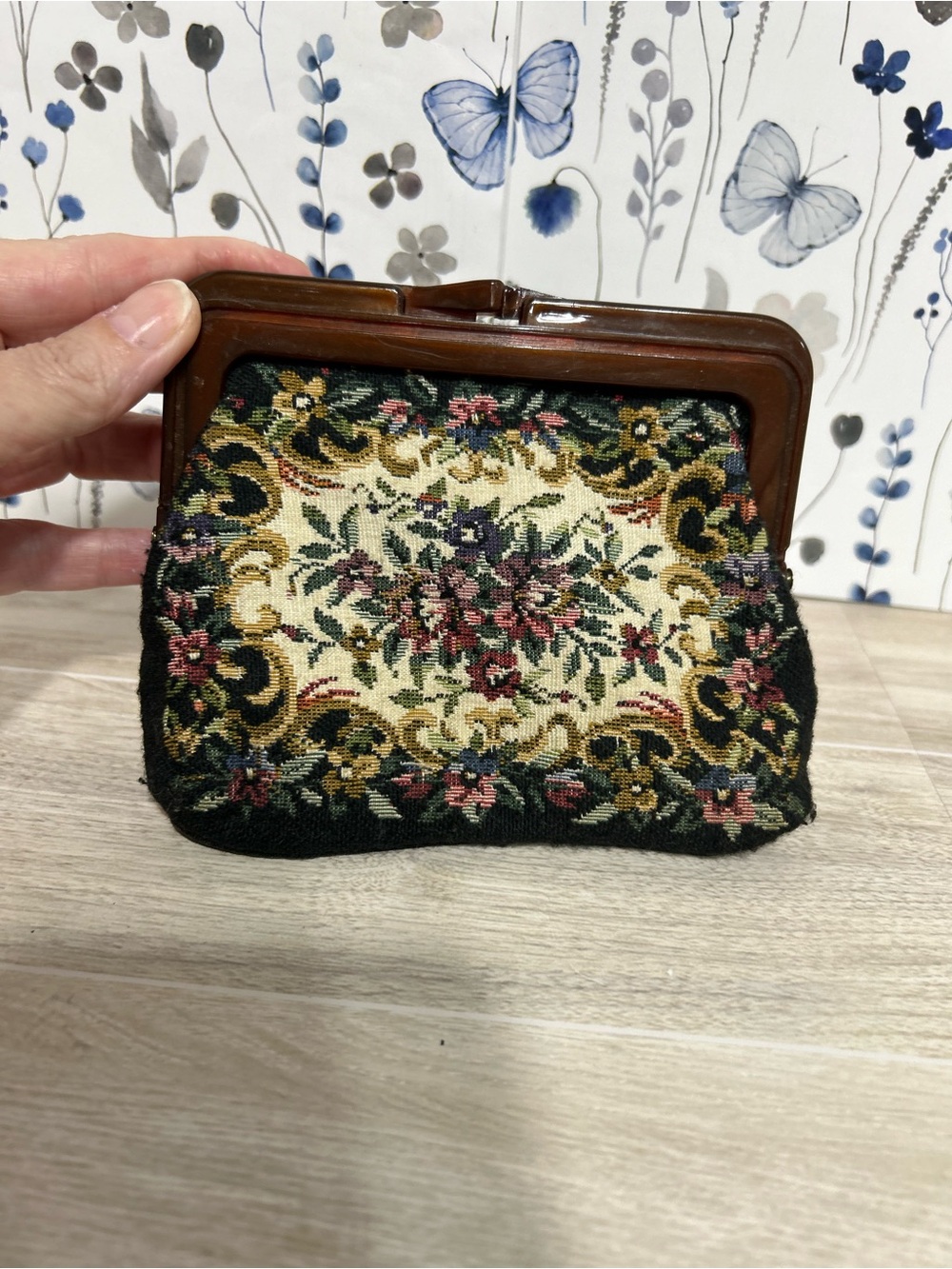 Floral Tapestry Clutch Purse Brown Frame Kiss Lock Vintage Style